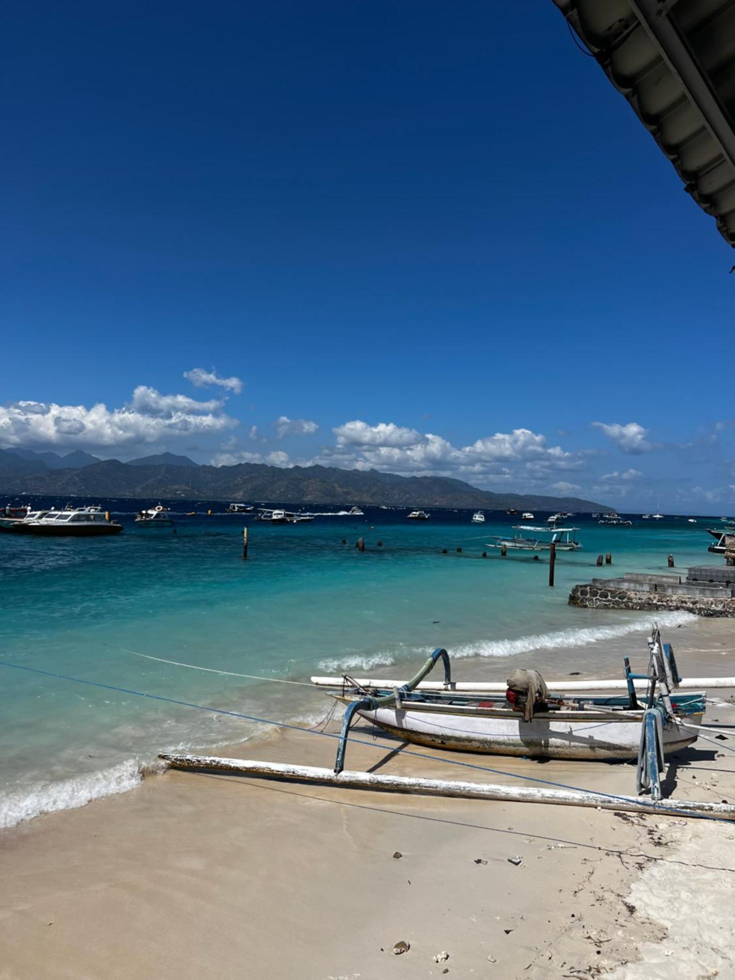 Tropica Gili Total Body Fit - Free Access Gym And Coworking Space Джили Трауанган Екстериор снимка