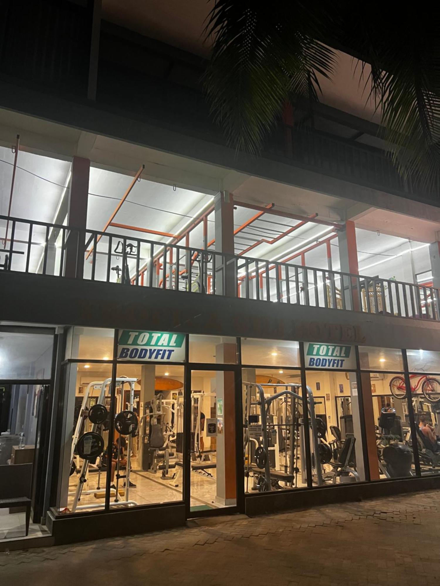 Tropica Gili Total Body Fit - Free Access Gym And Coworking Space Джили Трауанган Екстериор снимка