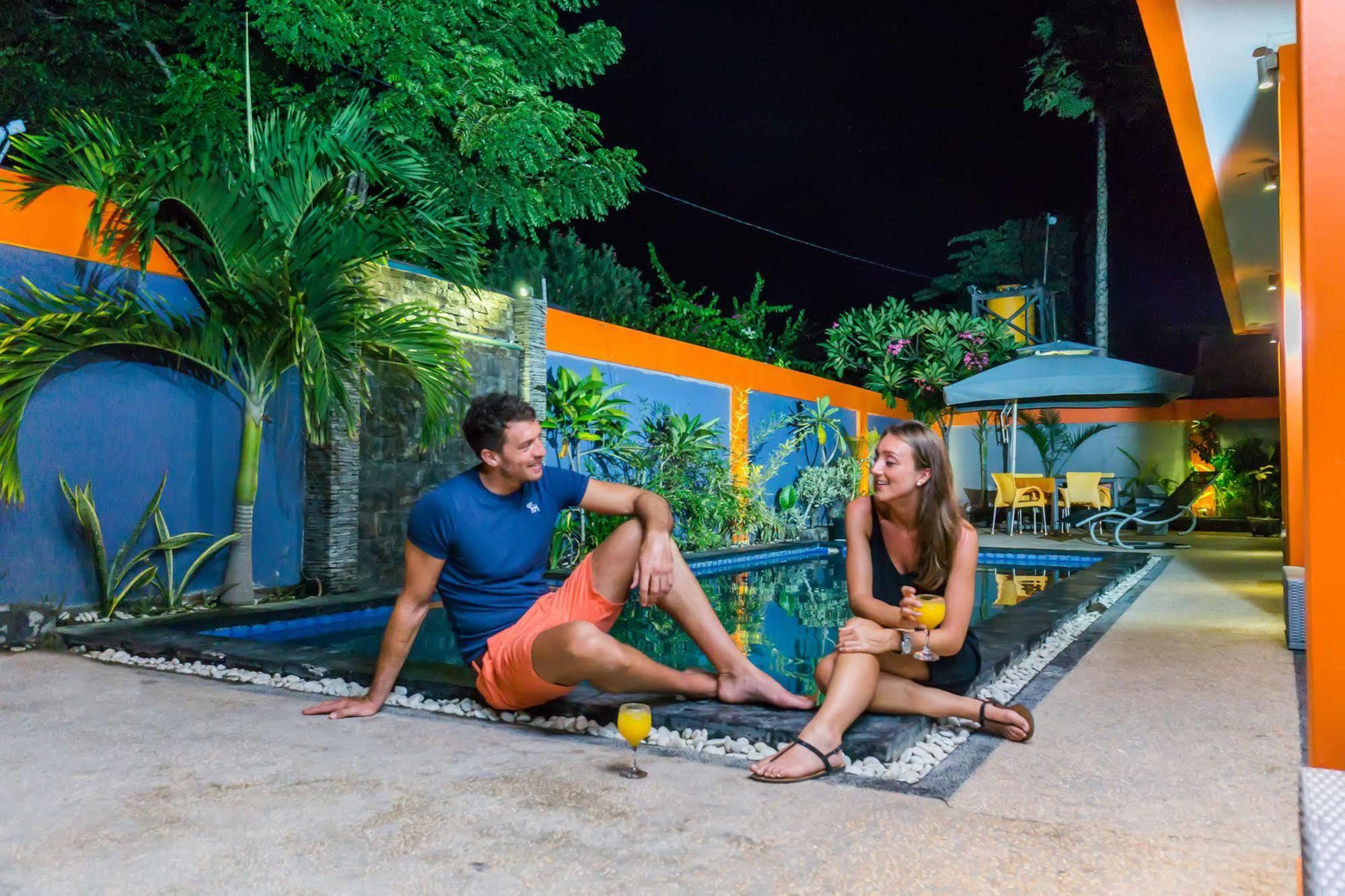Tropica Gili Total Body Fit - Free Access Gym And Coworking Space Джили Трауанган Екстериор снимка